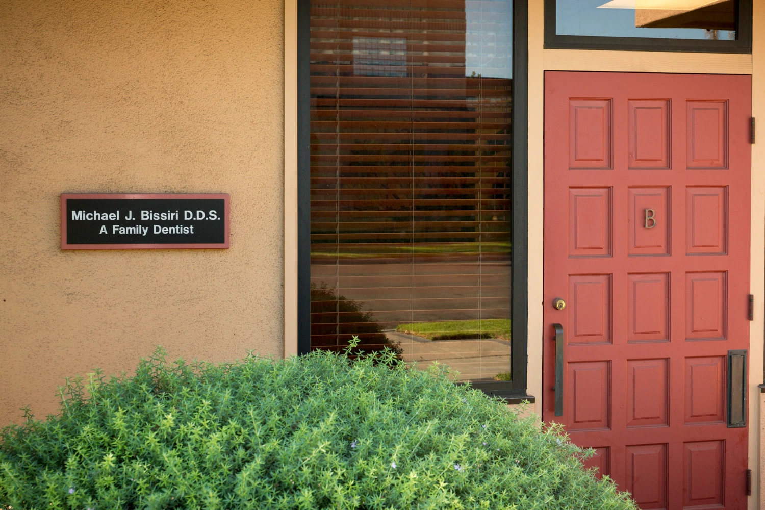 Dr. Lakani Dental Care gallery photo 6